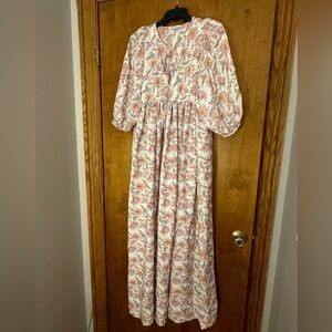 Never worn women’s floral boho dress, size M